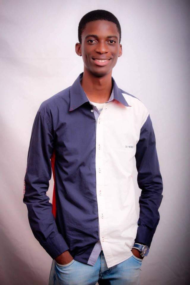 malangu_tito's tweet photo. Urgent 🚨🚨🚨🚨🚨🚨🚨🚨🚨 

JE SUIS A LA RECHERCHE DE MON FILS CHARLES BILUNGULA KINGOMBE ÂGÉ DE 30 ANS.
HIER, SAMEDI 13 AVRIL 2024, IL PARTICIPAIT A UNE RANDONNÉE AVEC SES AMIS A MALUKU. IL SERAIT TOMBÉ DANS LE FLEUVE ET N'EST PAS ENCORE RETROUVÉ.
@central_sage https://t.co/glAStTy9ud