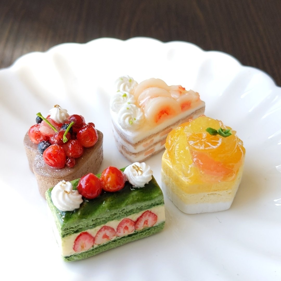 shiro_tetu_'s tweet image. 【お知らせ】
本日(15日)21時より新作の販売を行います。
この度は4つのプチフールマグネットを3点ご用意しました。

お気に入りの１点があれば幸いです。
どうぞよろしくお願いします☺️

#minne 
minne.com/@shiroyanagi