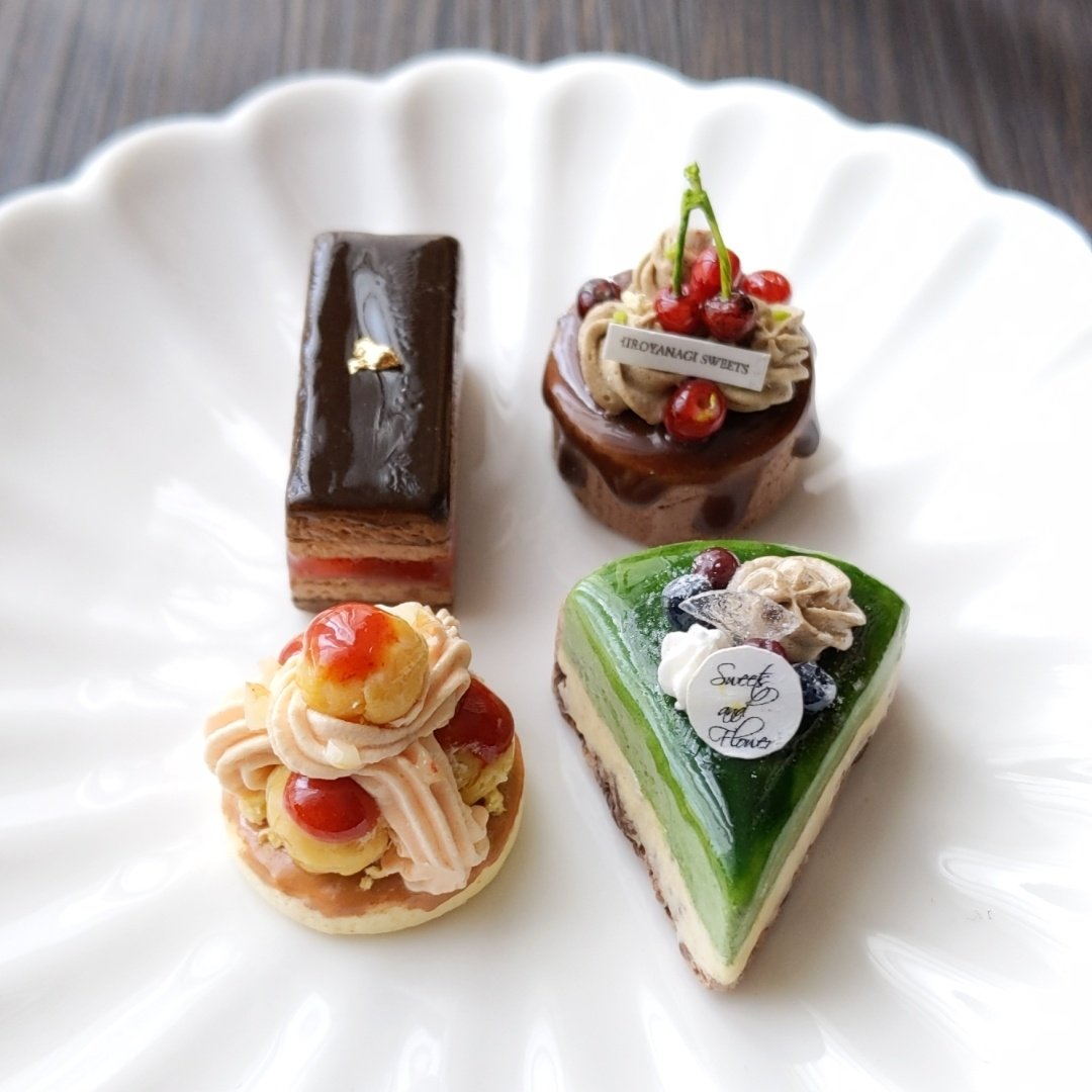 shiro_tetu_'s tweet image. 【お知らせ】
本日(15日)21時より新作の販売を行います。
この度は4つのプチフールマグネットを3点ご用意しました。

お気に入りの１点があれば幸いです。
どうぞよろしくお願いします☺️

#minne 
minne.com/@shiroyanagi