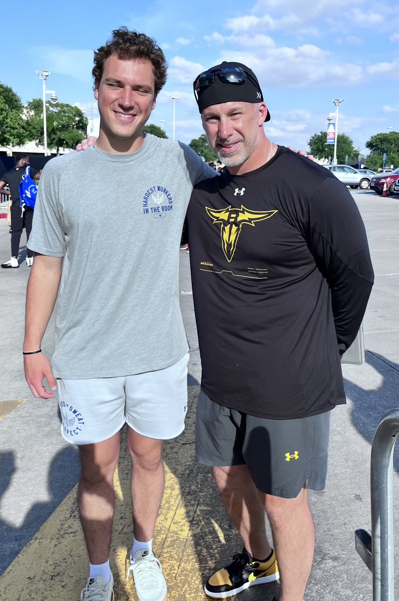 Coach Chris Achuff tweet media