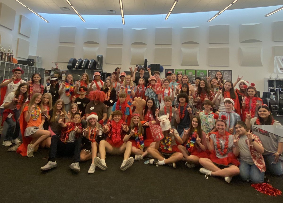 BishopLynch's tweet image. Welcome home, class of 2028! 

Today, marked the official welcome to all of our new members. Incoming freshman came together, first as strangers, but then quickly bonded together. 

We can’t wait to see everyone again in August!
#8Houses #1Home #elevate #ForeverFriars