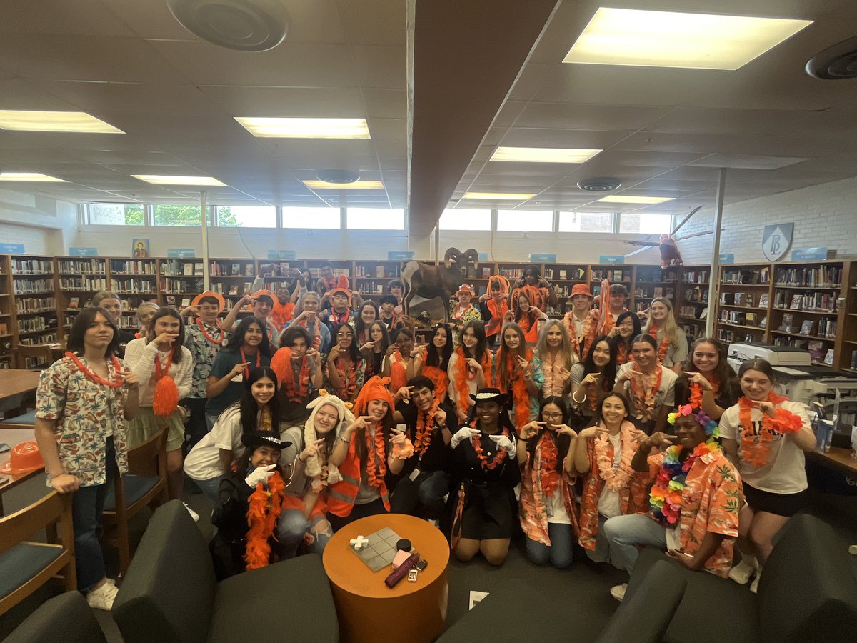 BishopLynch's tweet image. Welcome home, class of 2028! 

Today, marked the official welcome to all of our new members. Incoming freshman came together, first as strangers, but then quickly bonded together. 

We can’t wait to see everyone again in August!
#8Houses #1Home #elevate #ForeverFriars