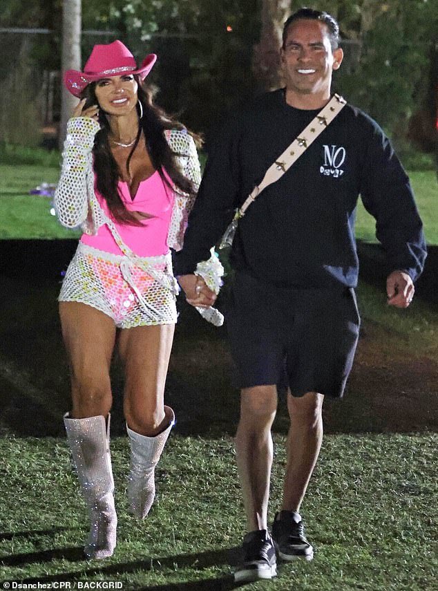 They look happy and living their best lives. Good for them! #RHONJ #Coachella