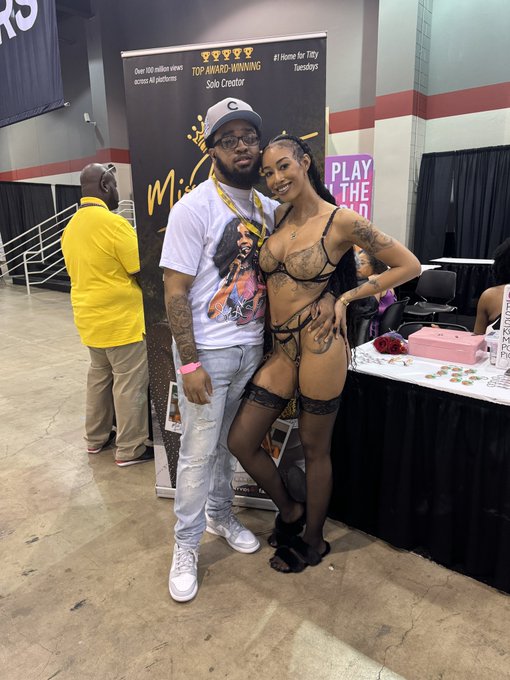 💰🏃🏾‍♂️ - Met The Goat @missbnasty 😮‍💨❤️ She Had Me Nervous Asl Cuh 😂😂 https://t.co/CRJ2HX0tQx