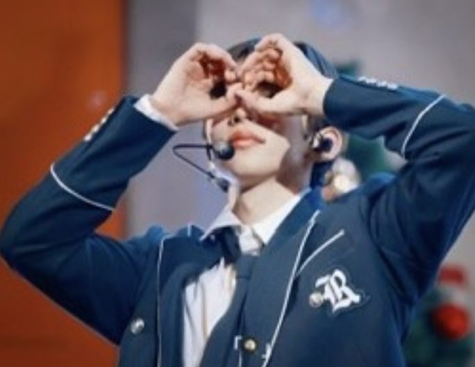 どの席のファンもしっかり自分の目に収めようとするショウタロウ🥺🥺🥺
席は遠くても心が繋がって嬉しいよね

#SHOTARO #ショウタロウ #쇼타로