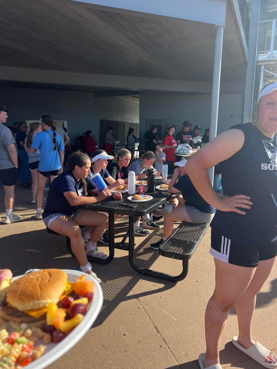 HutchSoftball's tweet image. -Thank you to this group of alumni for organizing a BBQ &amp;amp; to our parents for helping make it happen as well

-Thank you to each &amp;amp; every alumni that took the time come back

It is always so fun to reminisce &amp;amp; catch up on your lives now!!!

Forever Blue Dragon Family 💙 🐉 🥎
