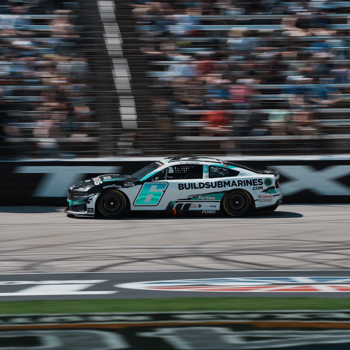 👉Brad Keselowski finalizó 3° en Texas y estira a 107 carreras su racha sin victorias tras Talladega en 2021 junto al Team Penske. 👉La próxima carrera será Talladega, hogar donde logró ganar en 6 ocasiones siendo el 2° con más victorias en el trazado por debajo de Dale Sr. (10)