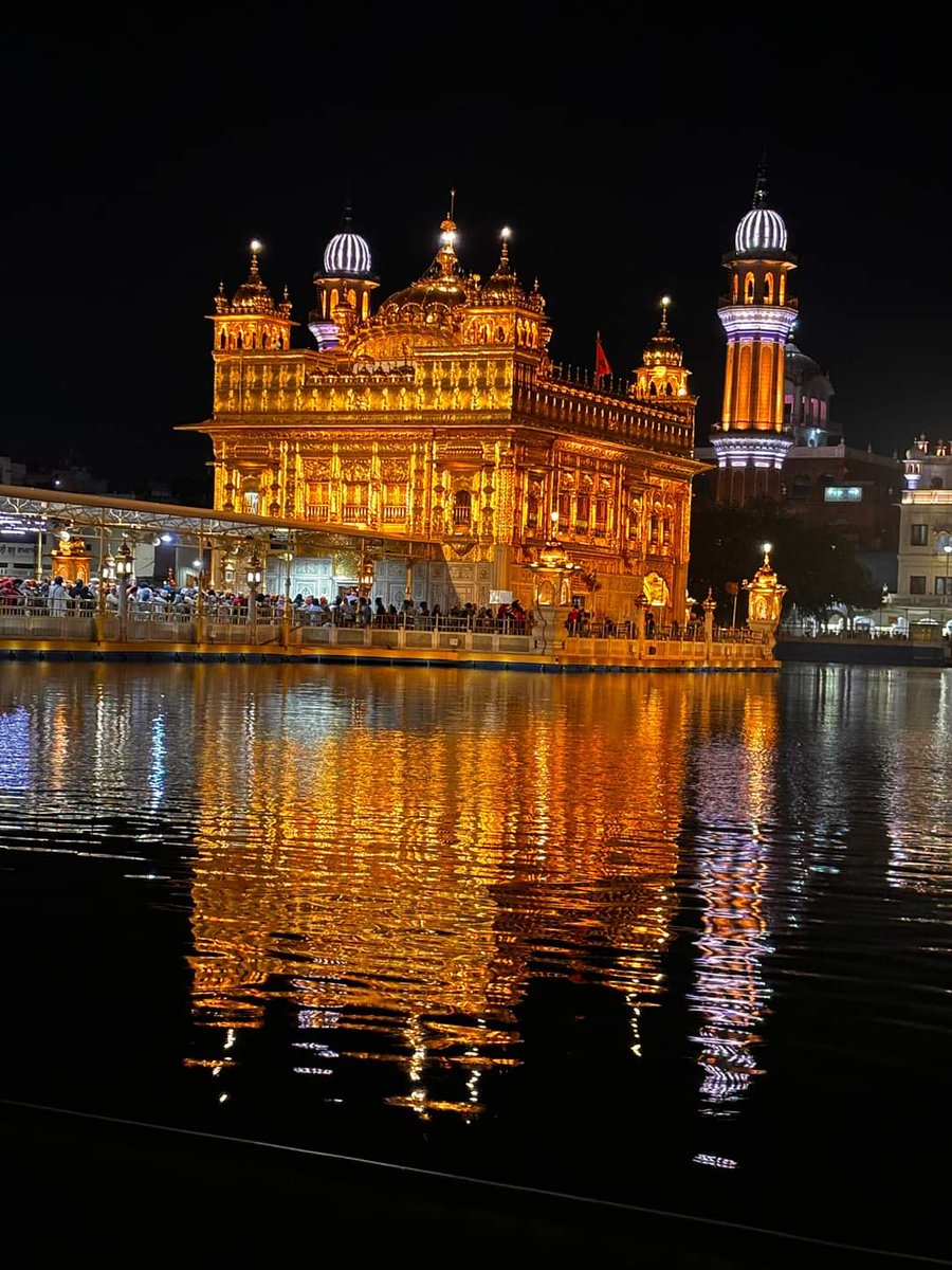 Good morning friends.. had an sacred visit to Golden temple yday night ... 
#goodmorning #GoodMorningEveryone #GoodMorningX #GoodMorningWorld #GoodmorningTwitter #theme_pic_india_temples #templesofindia #Amritsar #reflection