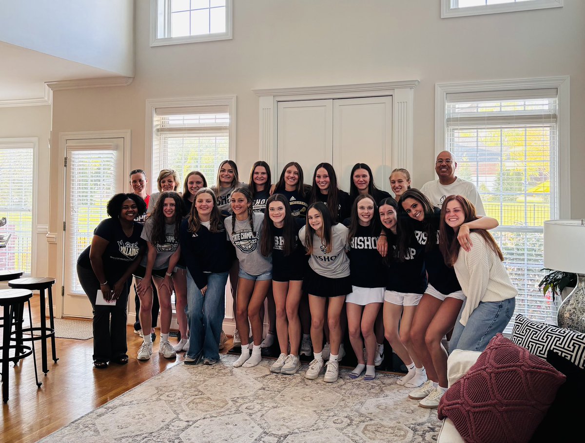 Bishop McGuinness Varsity Lady Villains tweet media