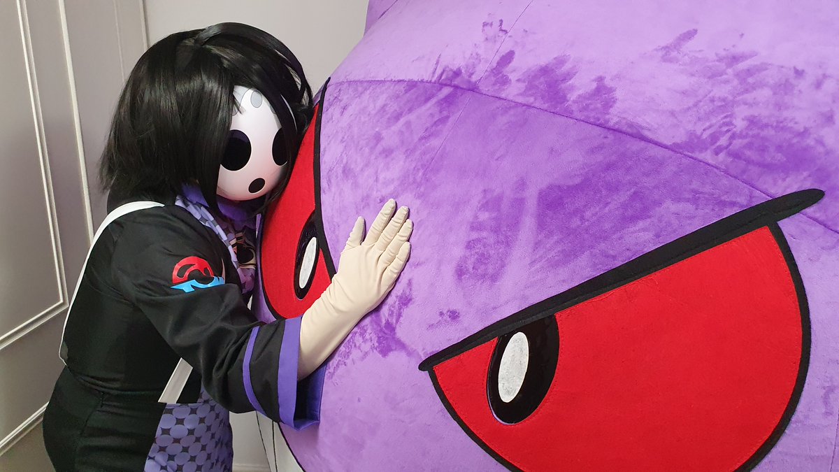 Evening all! 👋😁 Sorry for the silence over the weekend, I've been out meeting some peeps!☺️🥳 Back to work next week, so things may be slow to start off with, but DAMN have we got cool stuff to show! ♥️ Gengar 😈: @ali_cyberthot 📸: @MurasakiYuna #kigurumi #animegao