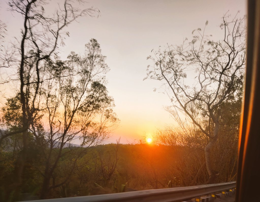 ✨Nature Unfolds Her Treasure At The First Ray Of Sunrise ✨

🌞Happy Morning 🌞
Tirupati To Kum 

#TheGreatestOfAllTime 
@actorvijay @vp_offl 
@Jagadishbliss