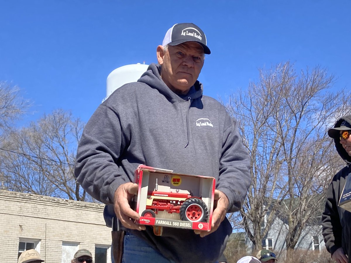 Carlson's Tractor Treasures tweet media