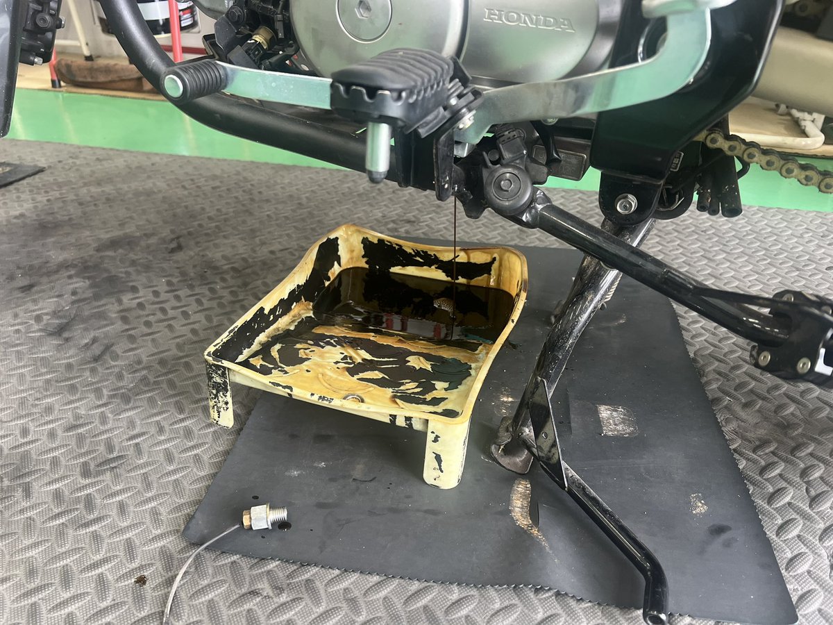 mikiton_k's tweet image. 今月２０日オープンのYSP愛媛さんで、ハンターカブのオイル交換しました、ヤマルーブ入れたよ(￣∀￣)

#YSP愛媛
#COLOR1
#ハンターカブ
#ヤマルーブ