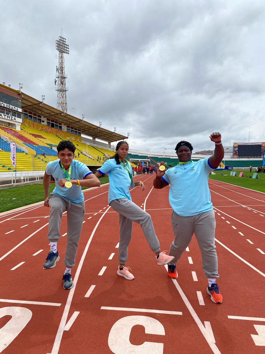 Tarea Cumplida Nos vamos de Sucre cargados de medallas :14 Medallas 7 de Oro 4 de Plata 3 de bronce Tres atletas con marca al mundial U20 ✔️ 12 atletas ; todos con medallas✔️ Recordar Nacional U20 en vallas 52.05 de @ian_pata ✔️ Trabajo Cumplido ! Gracias @ECUADORolimpico