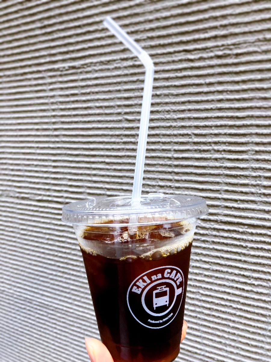 k_ikaox's tweet photo. ニューデのクソ長ストローは夏の季語 https://t.co/GZ6KCDmM5R
