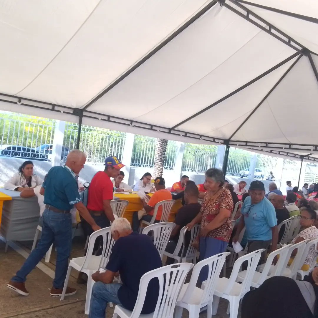 MiselDomin55562's tweet photo. En Barcelona Estado Anzoategui si se atiende al adulto mayor dra fanny barrios de la mano en esta oportunidad con los mayores y la Alcarria del municipio Simón Bolívar https://t.co/639E86KFeF