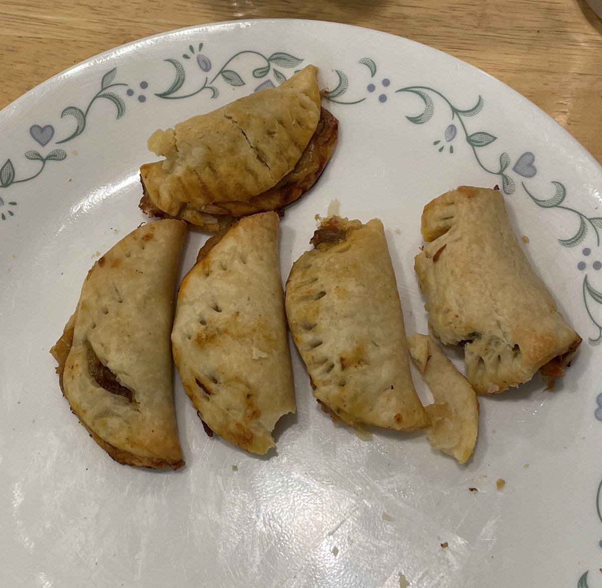 Cool, Rainy Weather = Comfort Food
(Beef Empanadas & Beef Pot Pie. Good for what ails you…)
#actor #actorslife #hollywood #vo #funnygirl #itsthebizbabe #workingactor #fun #showbiz #lovewhatyoudo #comfortfood #rainydays #rainraingoaway #aprilshowers #aprilshowersbringmayflowers