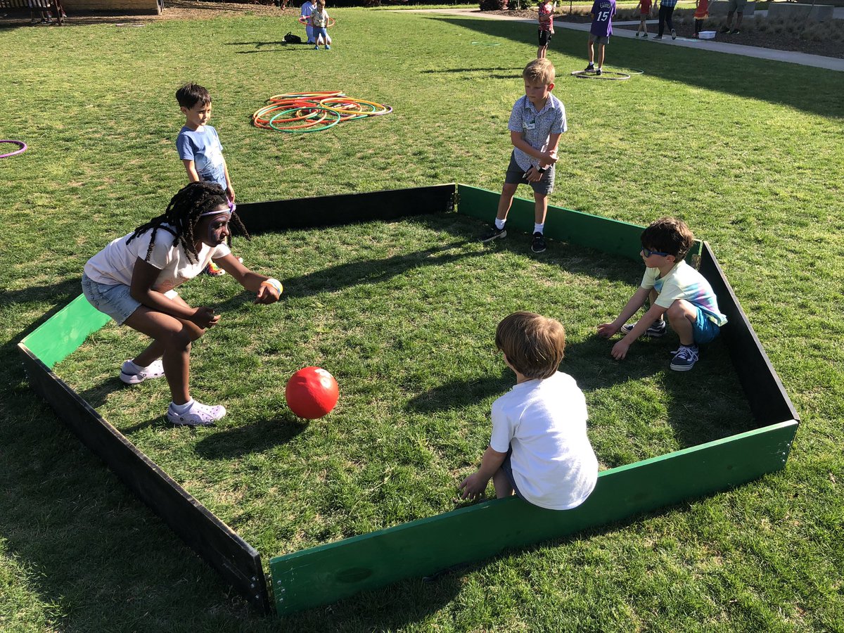 clronco's tweet photo. Special thanks to our Family Association @DurhamAcademy for organizing a fun All-School Festival on a beautiful Sunday afternoon! https://t.co/4QbX1h2LhU