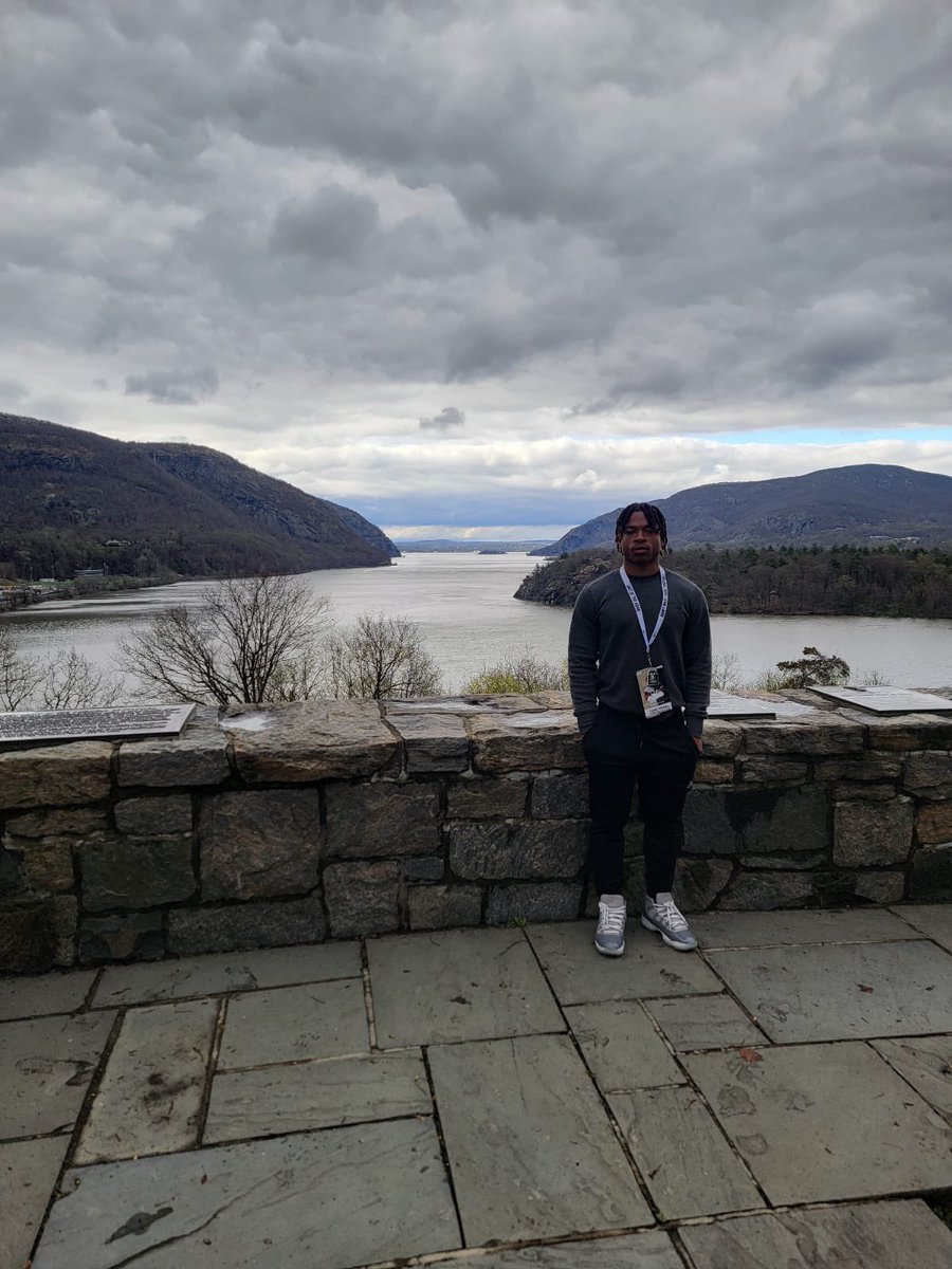 Enjoyed visiting @ArmyWP_Football for the Black & Gold spring game! @cblackshear | @CoachJeffMonken