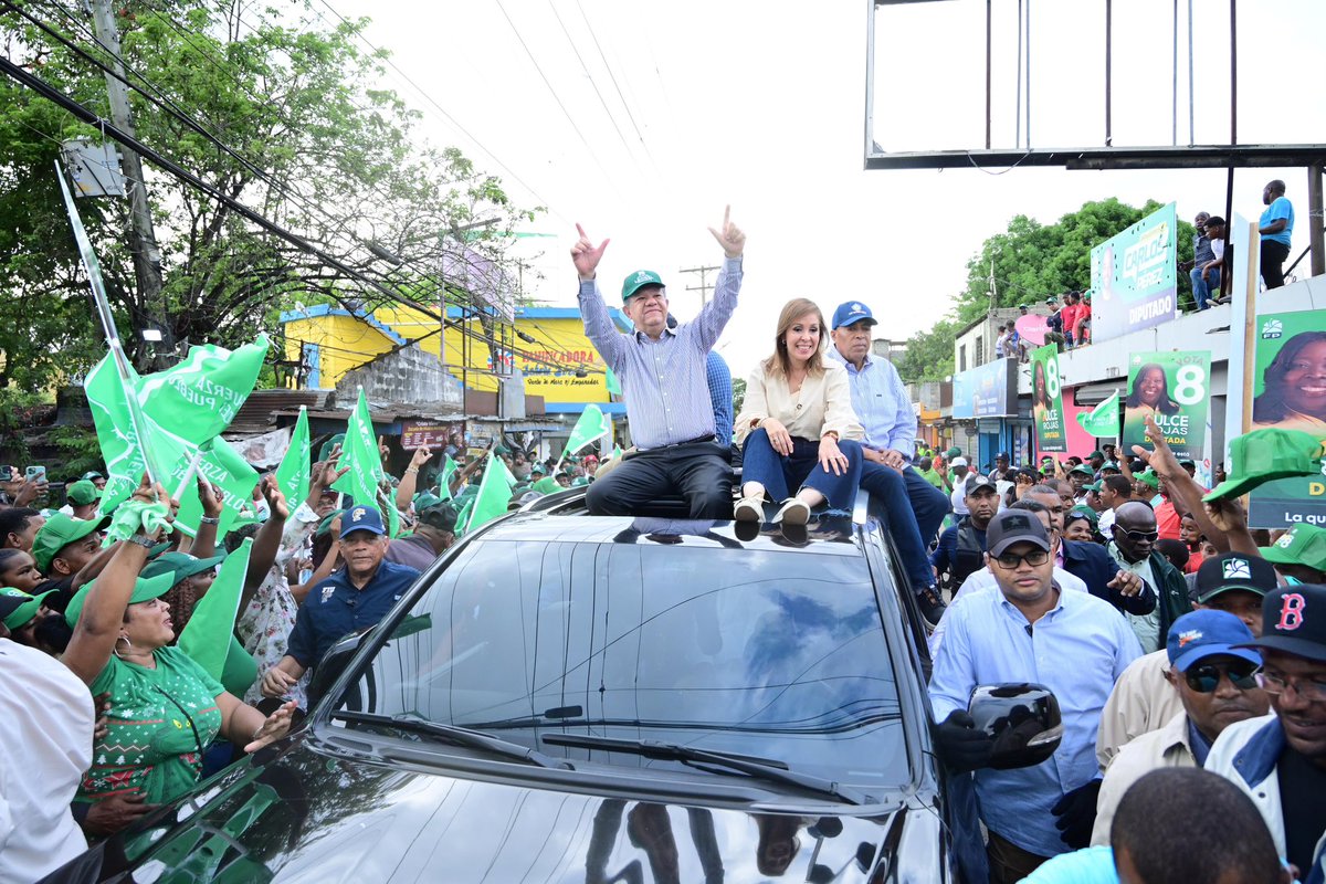 LeonelFernandez's tweet photo. Gracias Santo Domingo Norte por el contundente respaldo.
#FuerzaDelPueblo
#Vota3 https://t.co/XmcZUflMEO