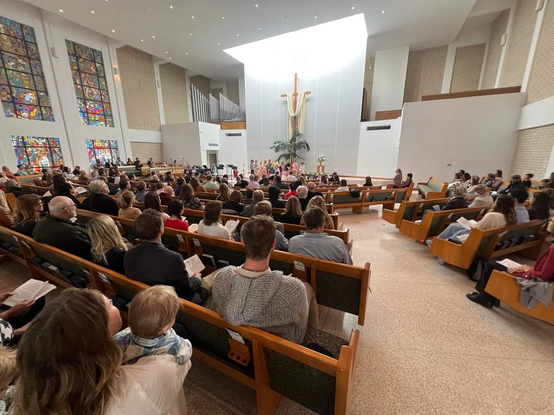 First Presbyterian #SantaMonica #California Easter Sunday 2024 worship. 
#sanctuarySunday 
#Presbyterian #pcusa #EasterSunday2024 #EasterSunday #Easter 
(Photo: Jeff Lowe)