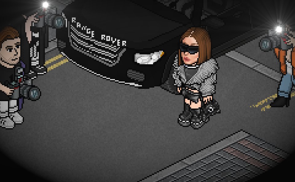 just arrived at NYC 📍

new project soon in <a href="/MeuHabblet/">Habblet</a> 

purse: <a href="/cheapyxony/">CHEAPY XO</a>