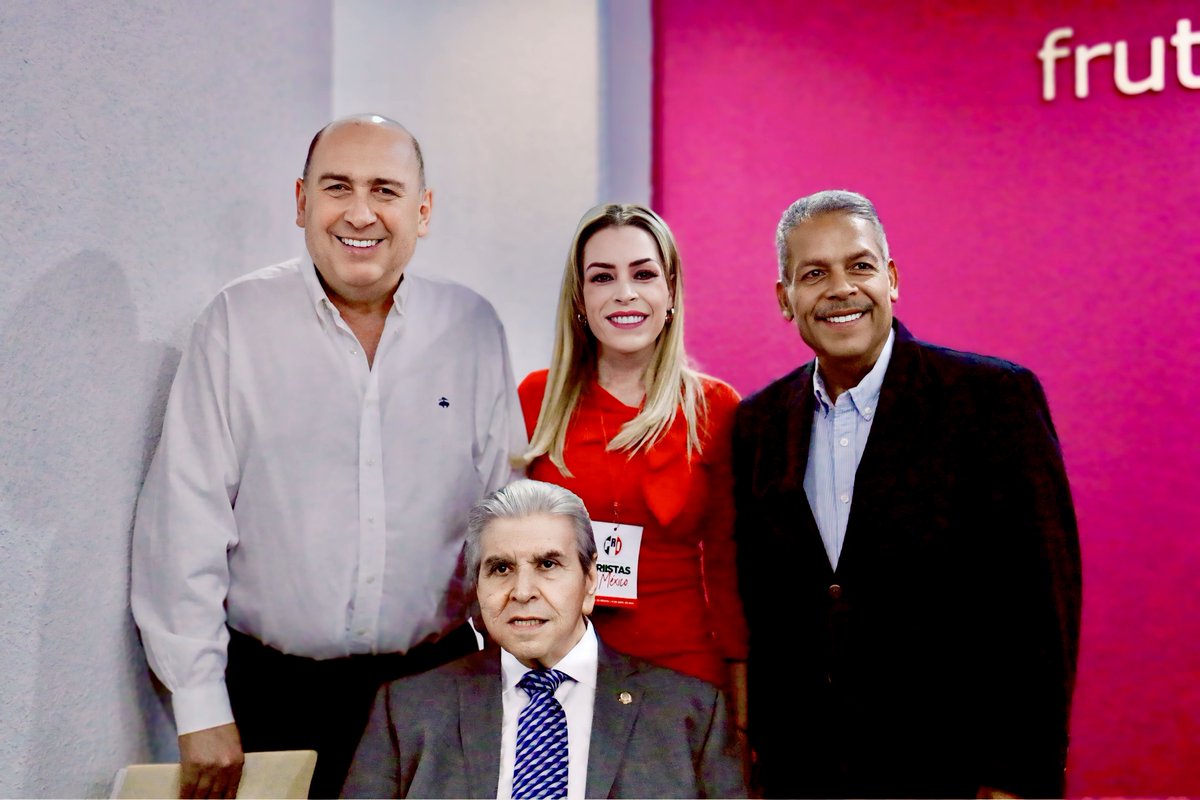 CarlosAceves_'s tweet photo. Acudí al Encuentro Nacional #PriistasPorMéxico, con la presencia del Comité Ejecutivo del @PRI_Nacional, en cuyo espacio refrendé que el sector obrero que represento estará involucrado en el tema de pensiones y cualquier situación que involucre a las y los trabajadores mexicanos. https://t.co/5XTiKq0Yaw