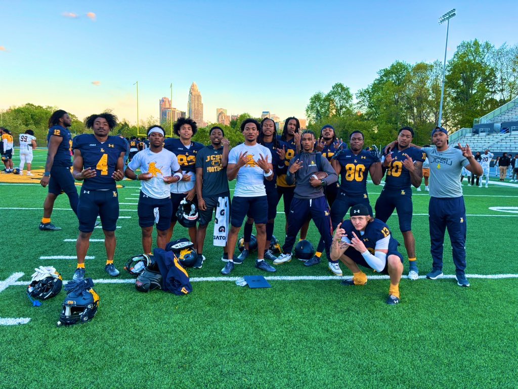 Ryan Heaston (@coachheaston) on Twitter photo Another Spring Ball in the books ✔️
Proud of the way this group competed!
24 SZN Loading‼️ #MOB Another Spring Ball in the books ✔️
Proud of the way this group competed!
24 SZN Loading‼️ #MOB