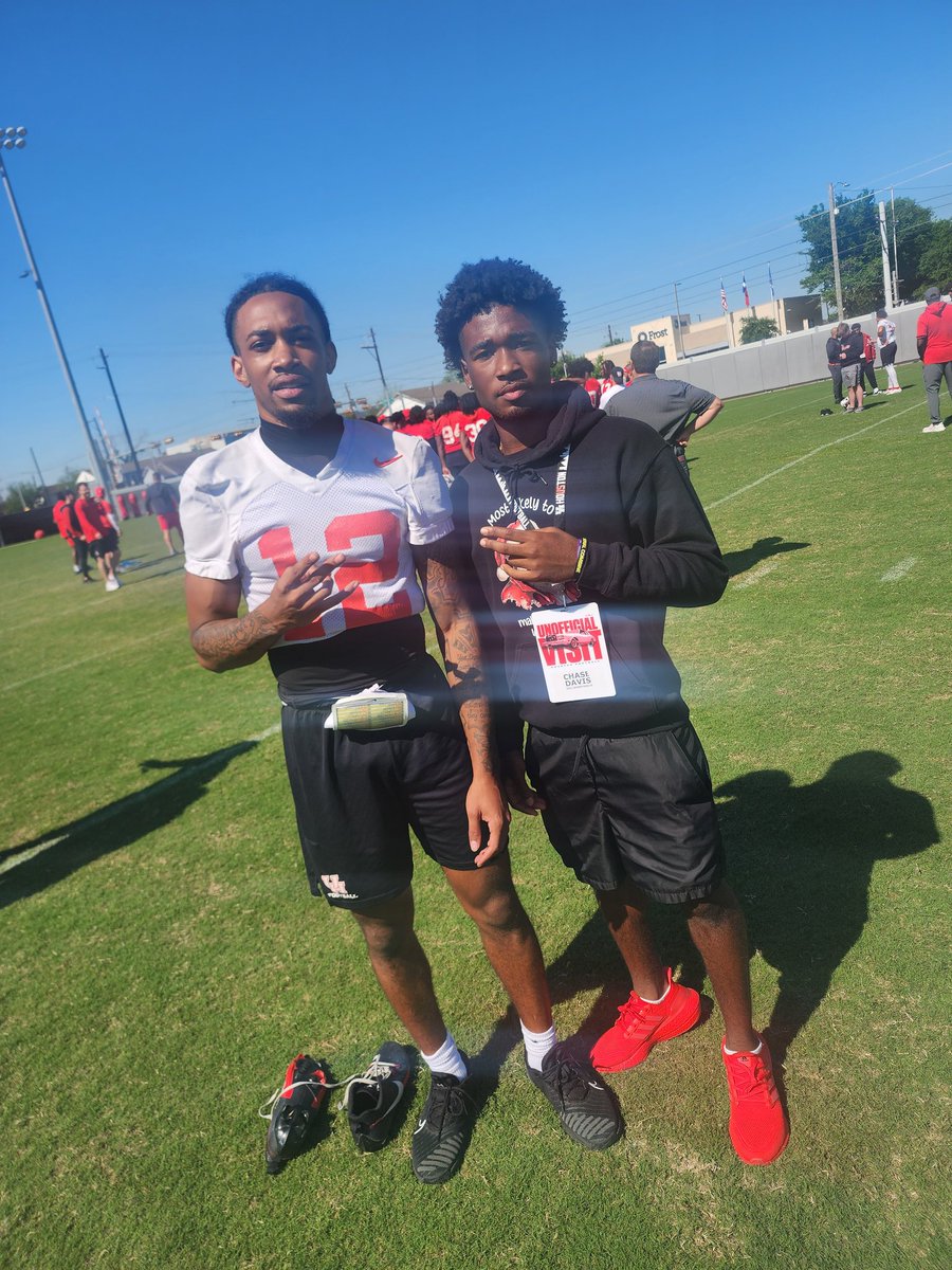 Had a great visit @UHCougarFB @luhmo3_ @BoogieCO22 @Coast2Coasttc ...thanks for the invite and I will be back! @DOMXprospects @RecruitTheNest @BHoward_11 @adamgorney @On3Recruits @Rivals @SWiltfong_