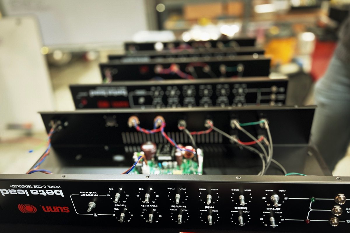 Hand wired tonemonsters
Happy Sunnday

#sunnamps #sunnday #betalead