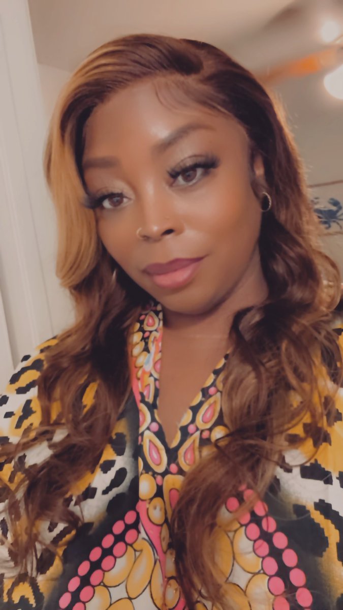 christalCharms's tweet photo. You'll never be everyone's cup of tea because you're "champagne" darling.  You're in a league of your own💋 https://t.co/ehRyBMJidv