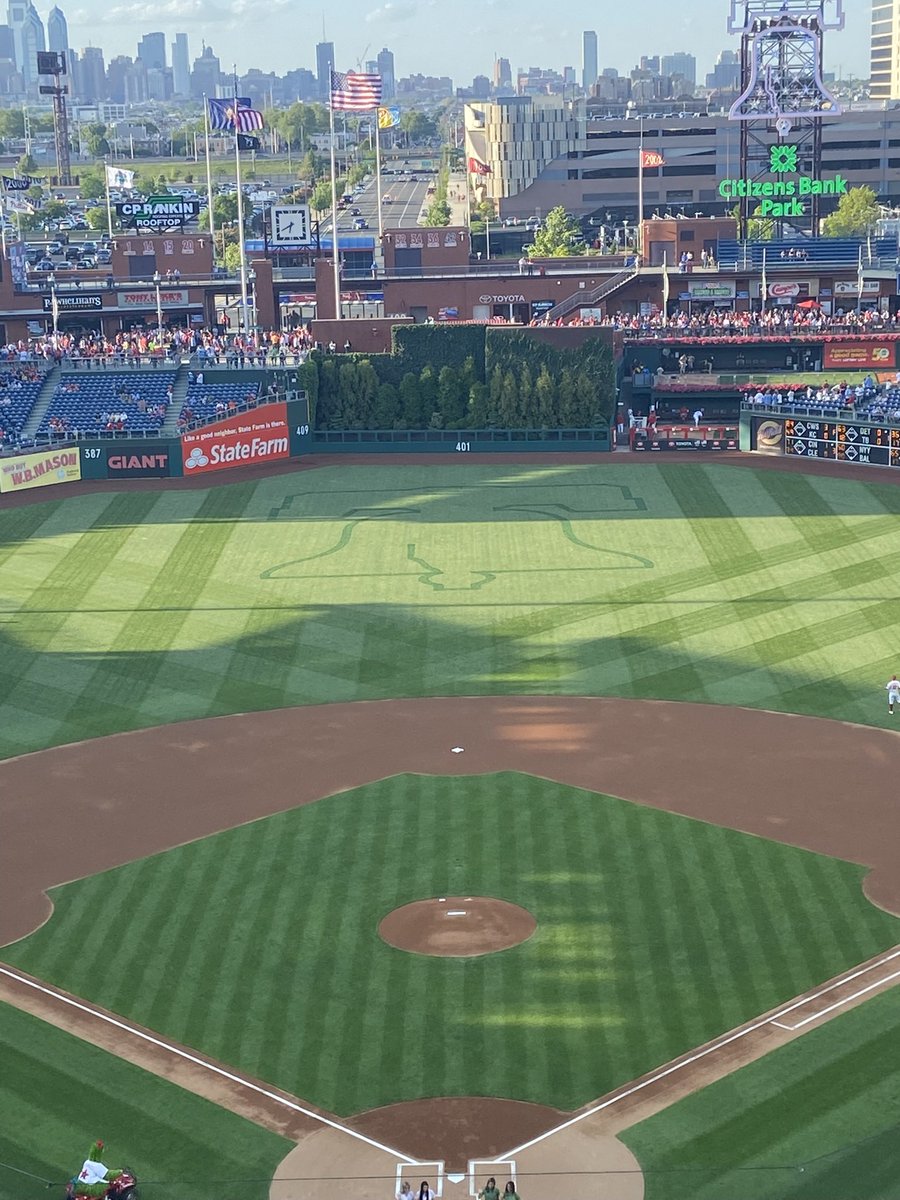 @MLBcathedrals I’ve had these seats since the park opened and I wouldn’t sit anywhere else but the upper deck