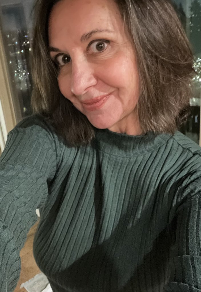 Joanie Vee tweet media