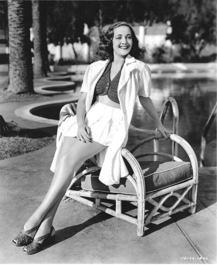 We all need to say thank you to Dorothy Lamour today, she introduced Robert Osborne to the two AMC guys who eventually brought him to Turner Classic Movies. 

Thank you queen Dottie. #TCM30