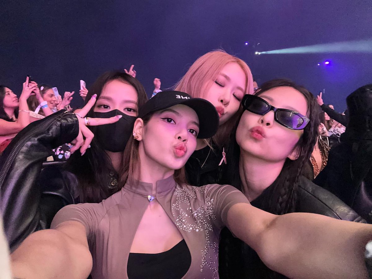 ONE YEAR OF PINKCHELLA
#BLACKPINKxCoachella  #BLACKPINK