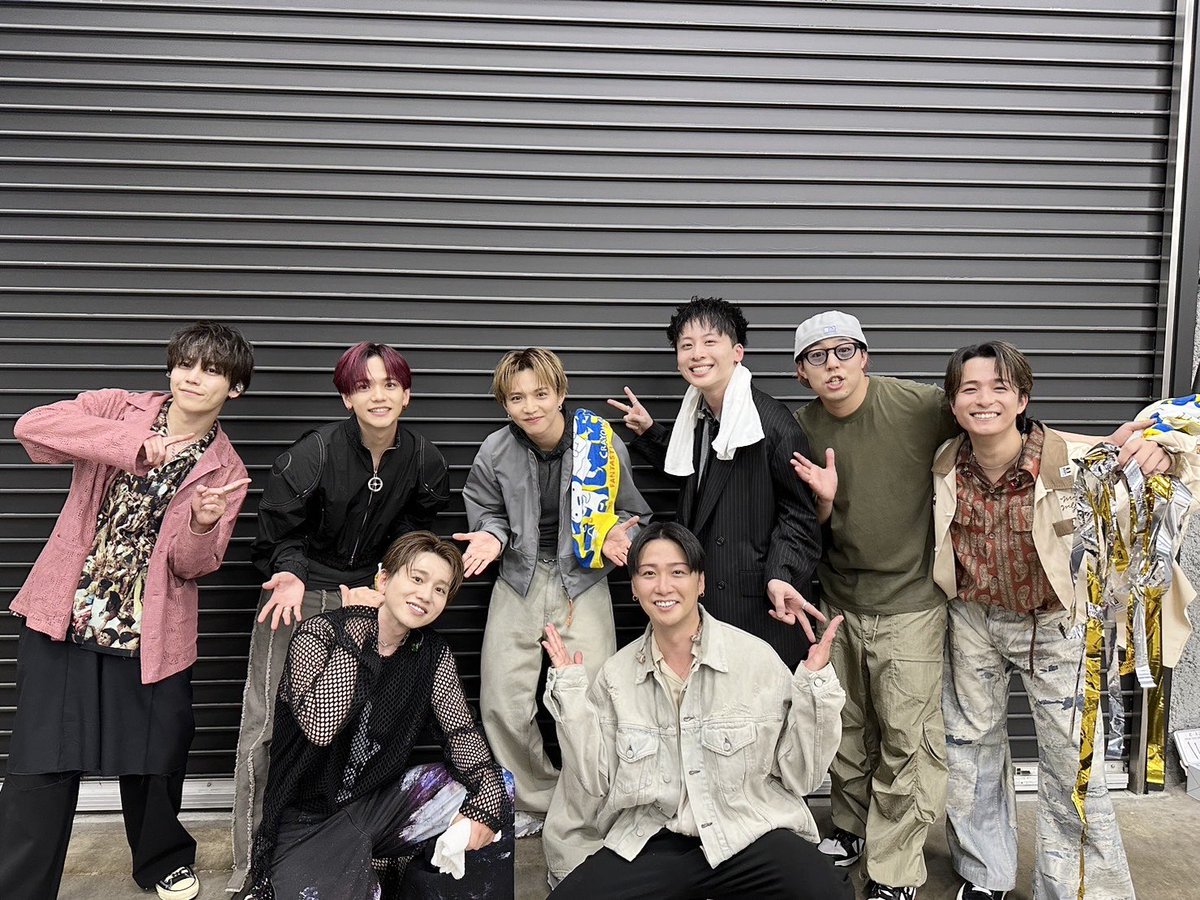 fantastics_fext's tweet photo. 4/14(日)
"The Performance"

RIIZE (@RIIZE_official )の皆さん

Da-iCE(@Da_iCE_STAFF )の皆さん

と一緒に📸

ありがとうございました💫

@performance__pr 
#ThePerformance #TPM
#FANTASTICS https://t.co/3lwdxV1pNj