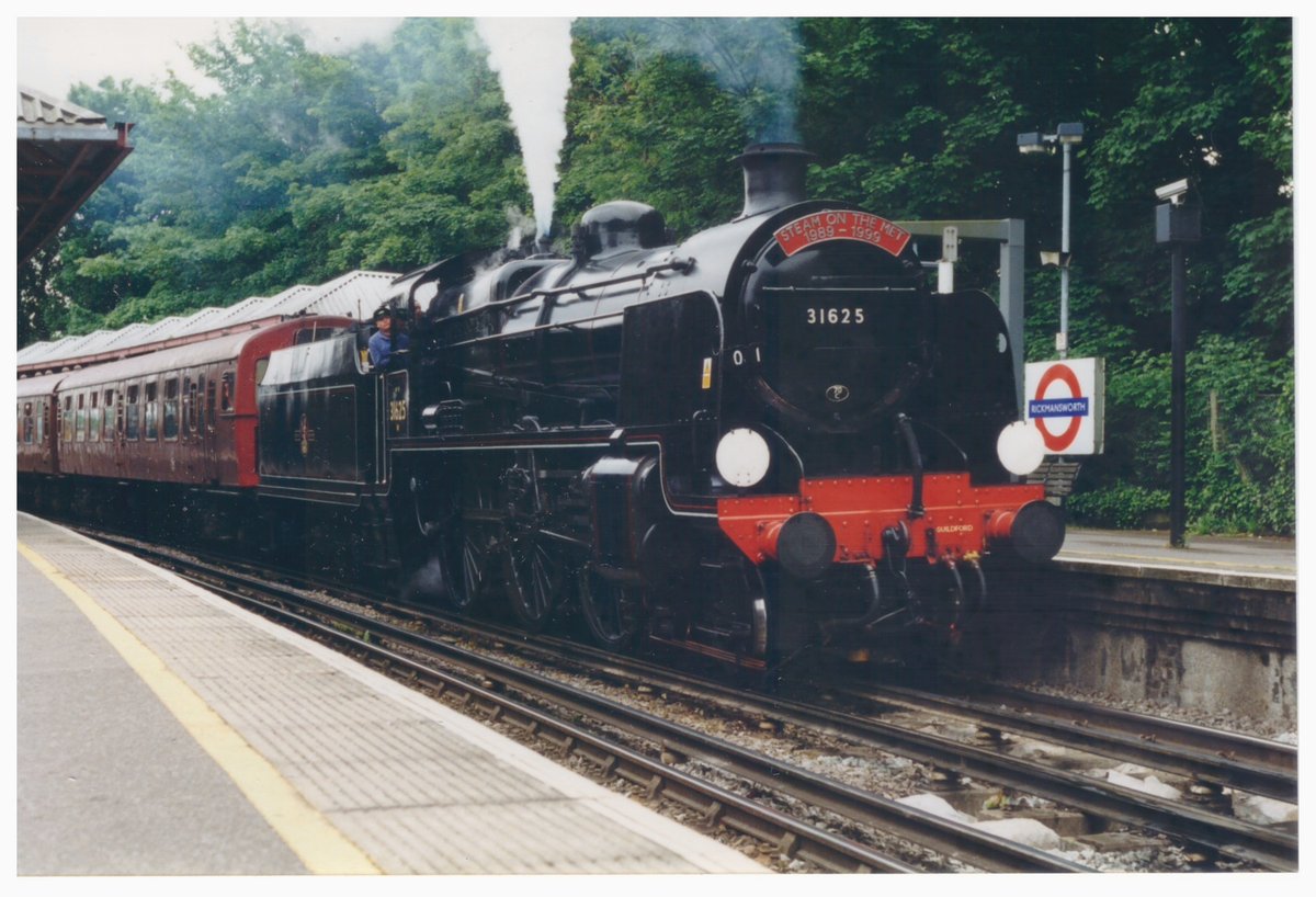 31625 at Rickmansworth at 10.21 on 31st May 1999. @networkrail #DailyPick #Archive @TfL @SteamRailway