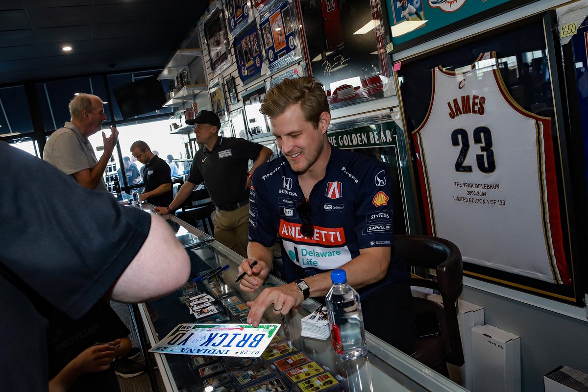 Exchanged cards and memories 🤩 Shoutout to everyone who joined us at @Ballcardxchange to meet some @IndyCar drivers and get some exclusive @ParksideCards #INDYCAR trading cards! #Indy500 | #IsItMayYet?