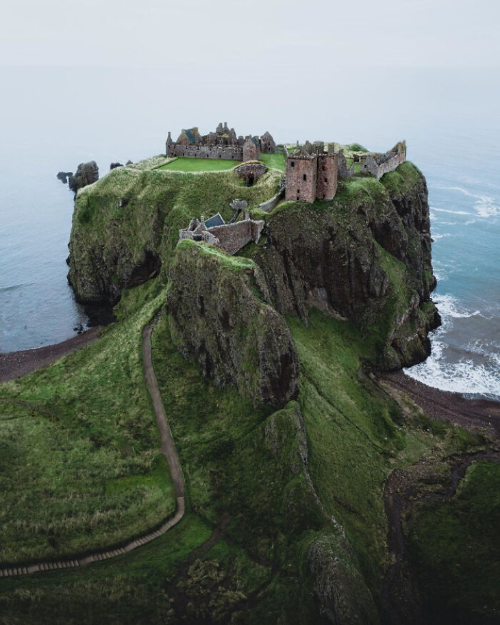 Dunnottar Castle, Stonehaven, Scotland!💙🏴󠁧󠁢󠁳󠁣󠁴󠁿 Home of Clan Keith from the 14th century!