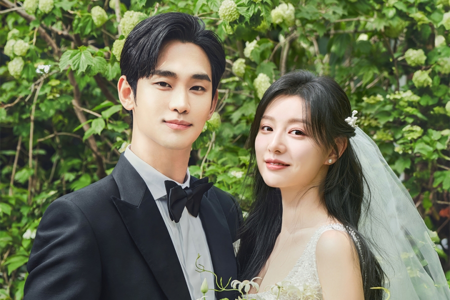 soompi's tweet photo. "#QueenOfTears" Overtakes "#Goblin" To Become 2nd Highest-Rated Drama In tvN History
https://t.co/TlT2M8V4fd https://t.co/OLLTvlc26l