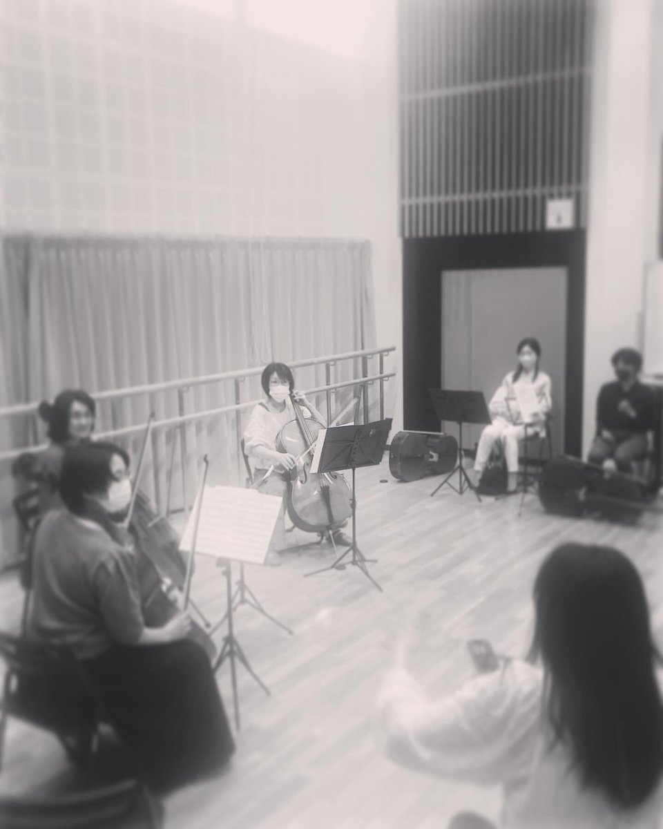 kopiana's tweet photo. 今期のチェロアンサンブルレッスン始まりました♪
４月２８日(日) 瑞穂文化小劇場で発表会を行います☆
どうぞ聴きにいらしてください☆

#チェロ #チェロアンサンブル #チェロ教室名古屋 #チェロ教室chevi #cello #cellolove #celloensemble #cellolesson #cellostudent #発表会 #チェロ発表会 https://t.co/Z7c9dT4RQj