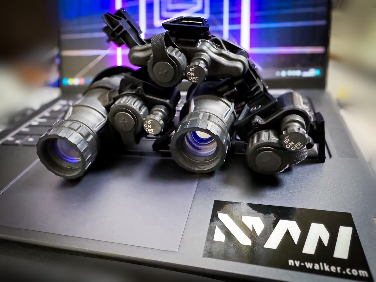 NVWalker_jp's tweet image. おやおや？
単眼にトランスフォーム

#PVS14
#ナイトビジョン
#夜眼鏡
#DTNVS