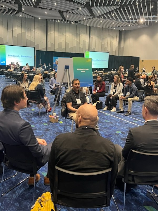 Great #mentorship session w/ senior fellow Dr. Ruxmohan and medical students interested in neurocritical care at #AANAM @UTSWNeurology @UTSWNeuroFS