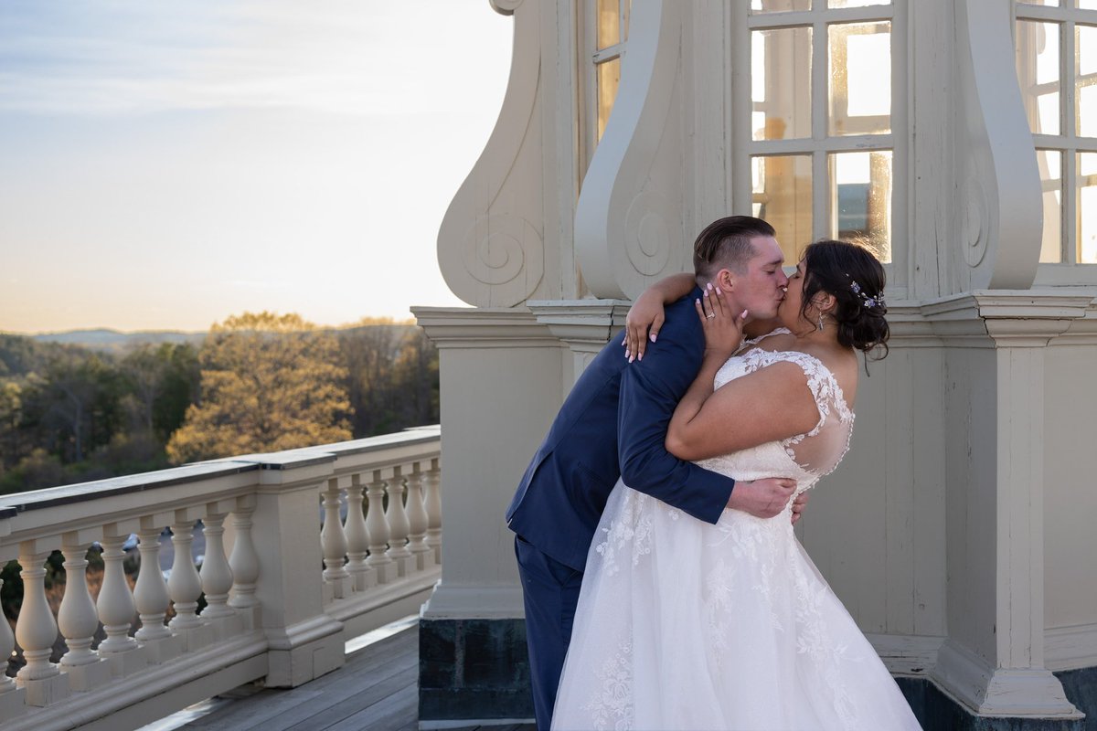 cass_0411's tweet photo. Literally my fave wedding pic https://t.co/0GSXYACbz7