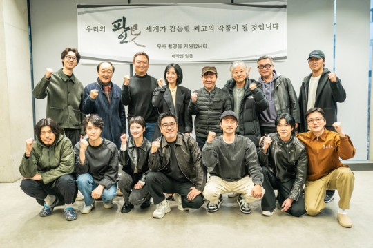 #RyuSeungRyong #YangSeJong #LimSooJung's  Disney+ drama #TheHooligans (also known as #Pine), helmed by #BigBet's director Kang Yoon-sung is confirmed to release in 2025. 

#KimEuiSung #KimSungOh #HongKiJoon #JangGwang #KimJongSoo #WooHyun #LeeDongHwi #JungYunho #LimHyungJoon…