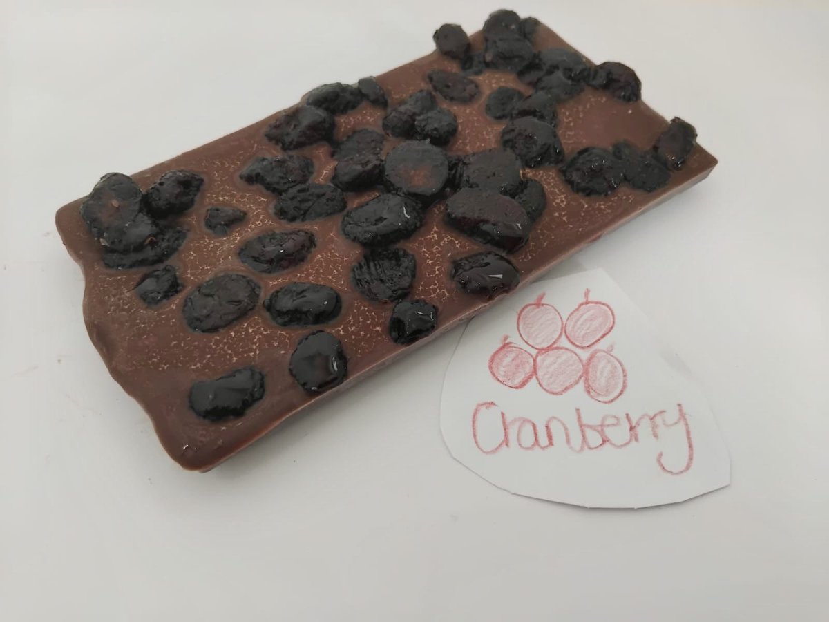 Raw Chocolate Sweet Dried Organic Cranberry Bar: a taste of Cacao butter, cacao nibs, coconut sugar (addition of rice powder in milk chocolate), sweet dried organic cranberries

#purecacao #purecacaouk #chocolate #dayryfreechocolate #handcraftedintheuk #vegansuk #consciousbrand