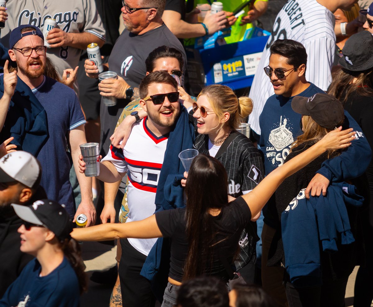 “Saturday In The Park” A few images from yesterday’s ballgame between the Cincinnati Reds and Chicago White Sox. 📸: April 13th, 2024