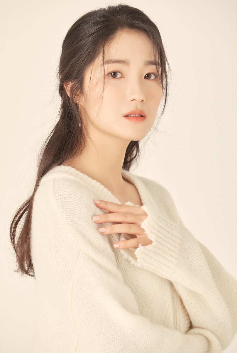 love_kimhyeyoon's tweet photo. 📰| 240415 Hyeyoon officially signed an exclusive contract with Artist Company❣️

The Artist Company said, "We are happy to work with actress Kim Hyeyoon, who earned the title of the youth master by creating an unrivaled atmosphere with her solid acting skills. ++

#KimHyeYoon https://t.co/Kx3A7o1RGC