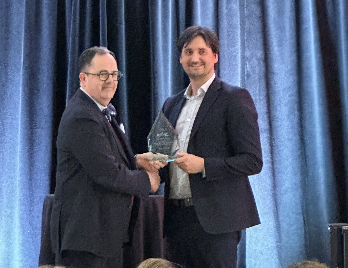 Congratulations to Dr. Brent Thoma, recipient of the AFMC John Ruedy Award for Innovation In Medical Education! @Brent_Thoma @USaskEM @USaskMedDean @USaskCoMFacDev #AFMCAwards