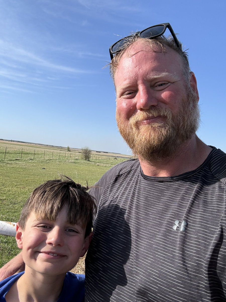 ScottRussellOLY's tweet photo. What an awesome day with my dude!!! Drive down to Throw Town Ramona to see a discus WR and that’s what we got + meeting a ton of awesome people and throwers!!!

#Family #BroDAY https://t.co/jOCnNNPJe6